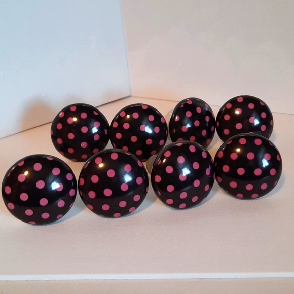 Other - 8 polka dot knobs